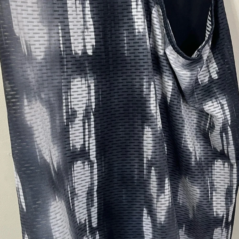 Under Armour Black Printed Racerback Tank Top - Picture 6 of 7